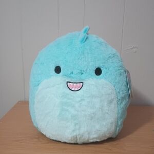 Ultra Rare Essy Squishmallow NWT